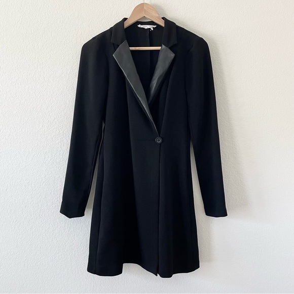 BCBGeneration Dresses & Skirts - BCBGeneration Long Sleeve Tuxedo Dress